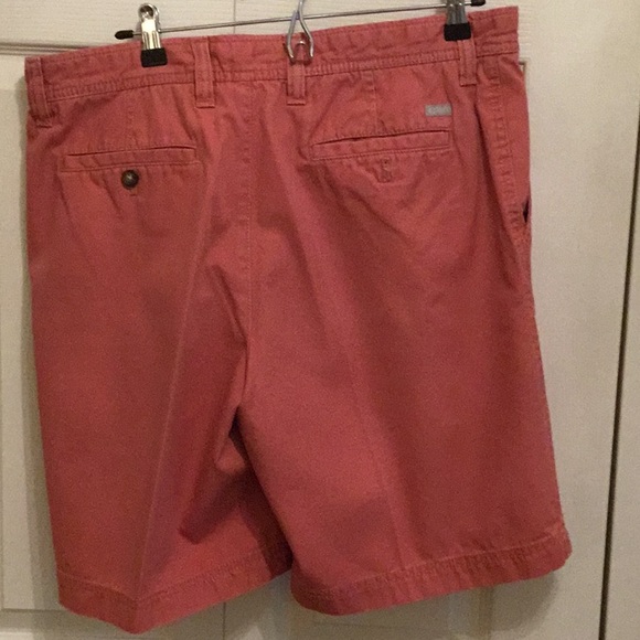 Izod red light wash shorts. Size 36. - Picture 5 of 5